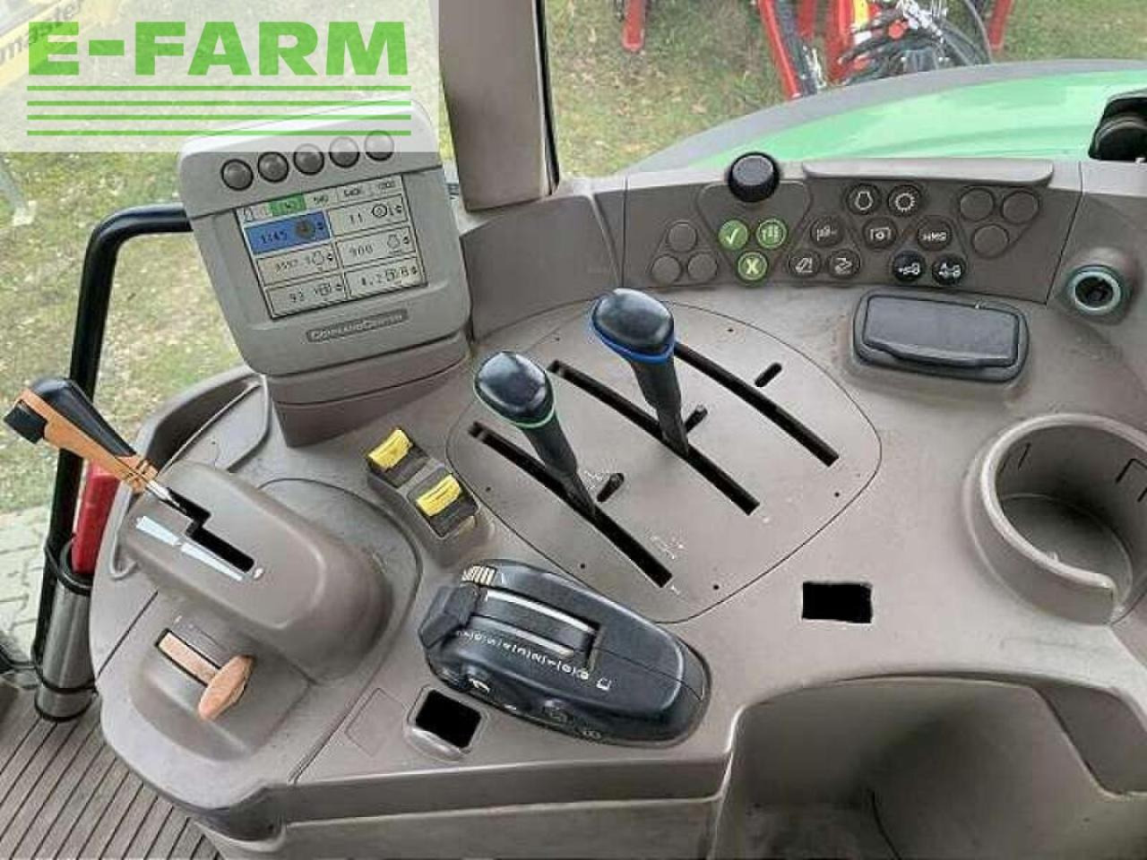 Farm tractor John Deere 6930 premium: picture 7