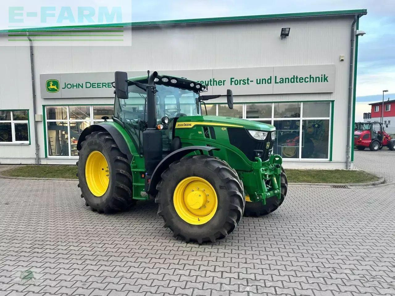 John Deere 6r 185 - Farm tractor: picture 1 John Deere 6r 185 - Farm tractor: picture 1