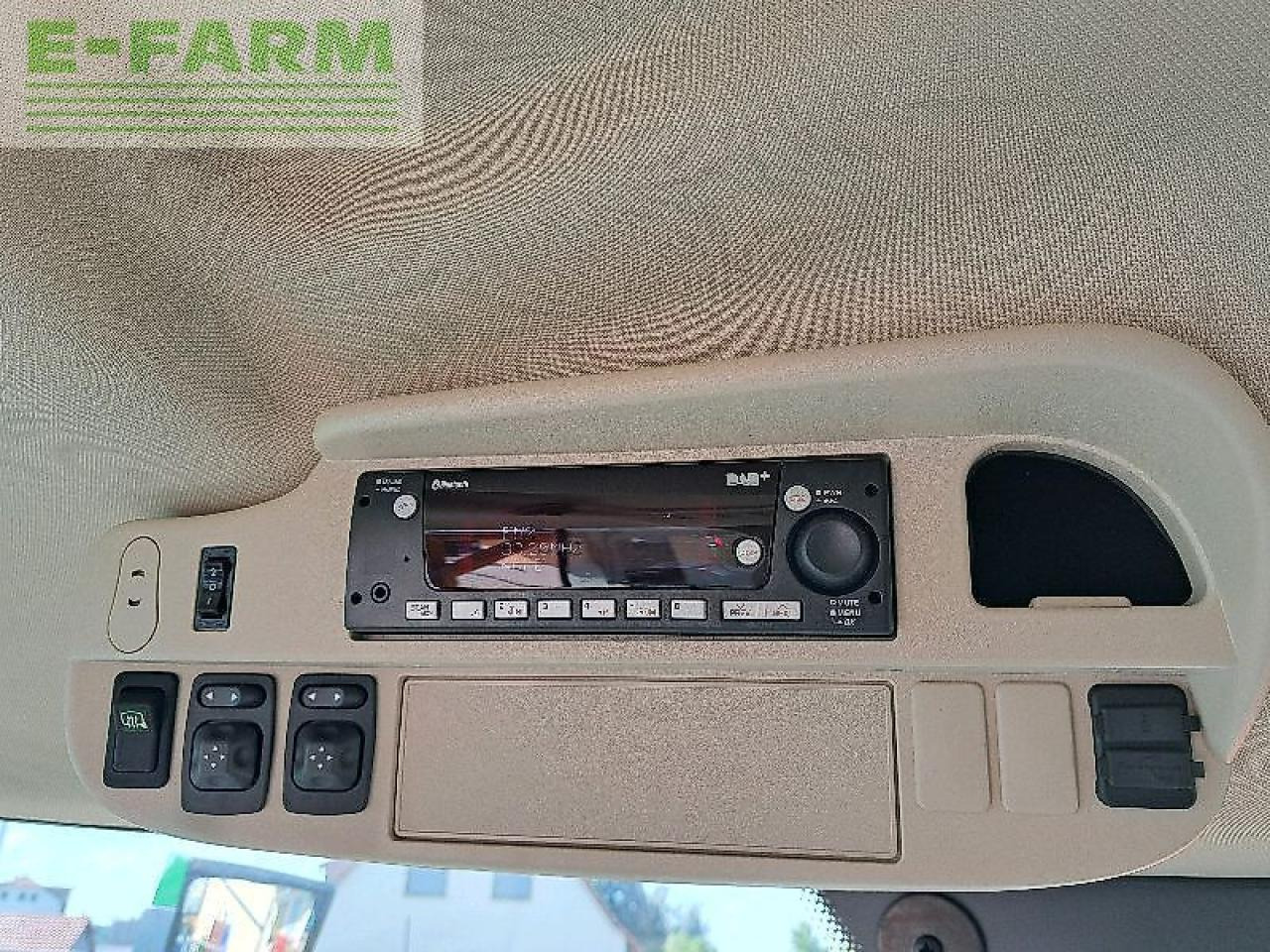 Farm tractor John Deere 6r195: picture 11