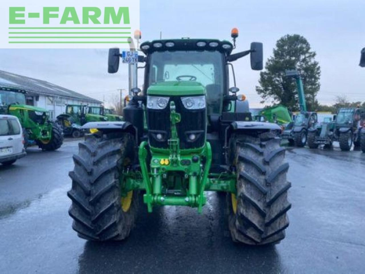 John Deere 6r215 - Farm tractor: picture 2 John Deere 6r215 - Farm tractor: picture 2