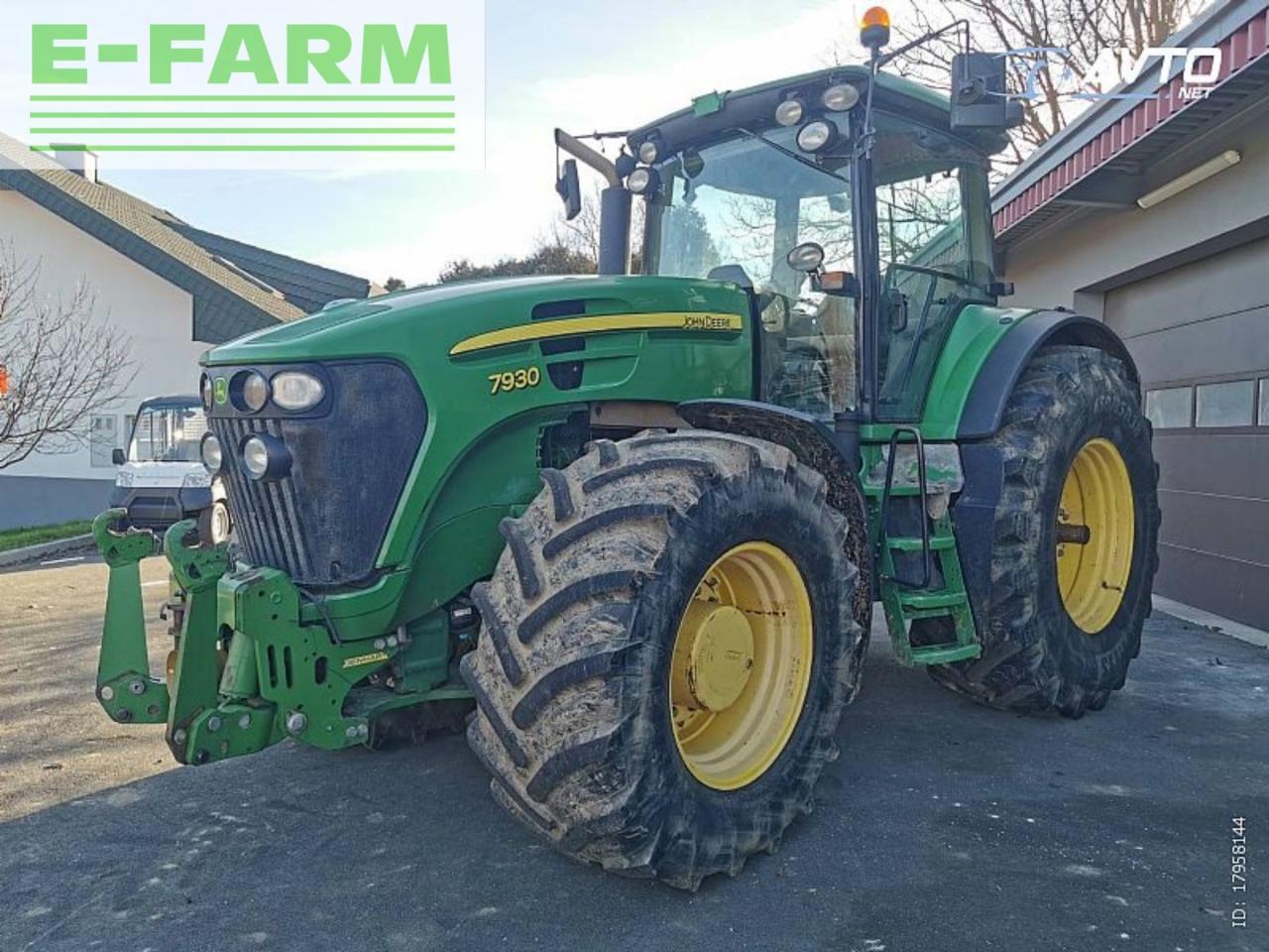 John Deere 7930 - Farm tractor: picture 1 John Deere 7930 - Farm tractor: picture 1