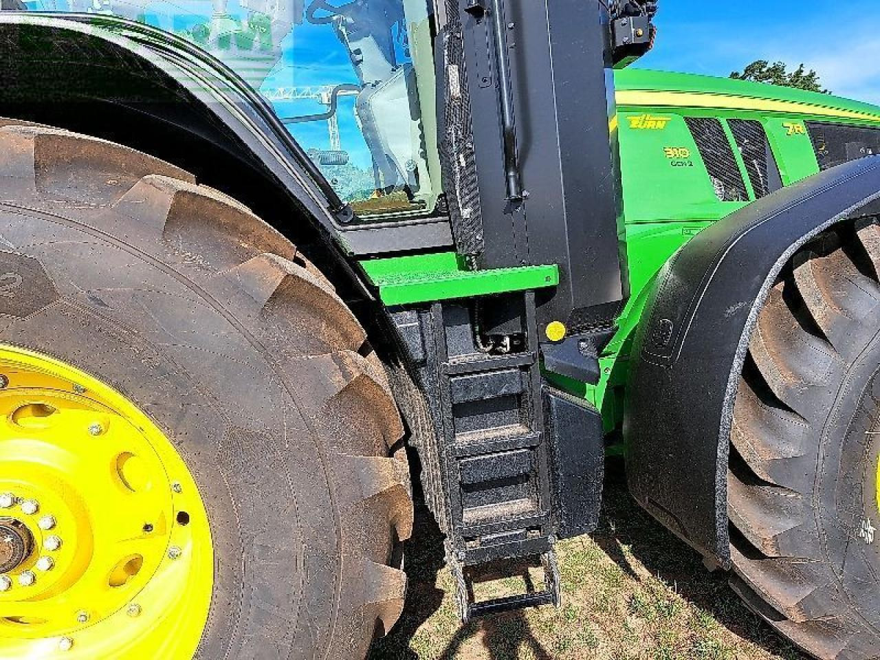 Farm tractor John Deere 7r 310 e23: picture 9
