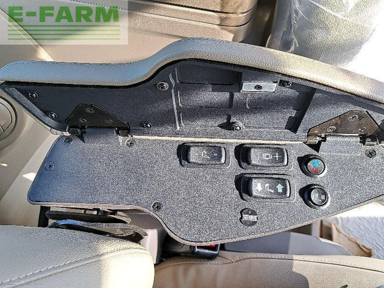 Farm tractor John Deere 7r 310 e23: picture 21