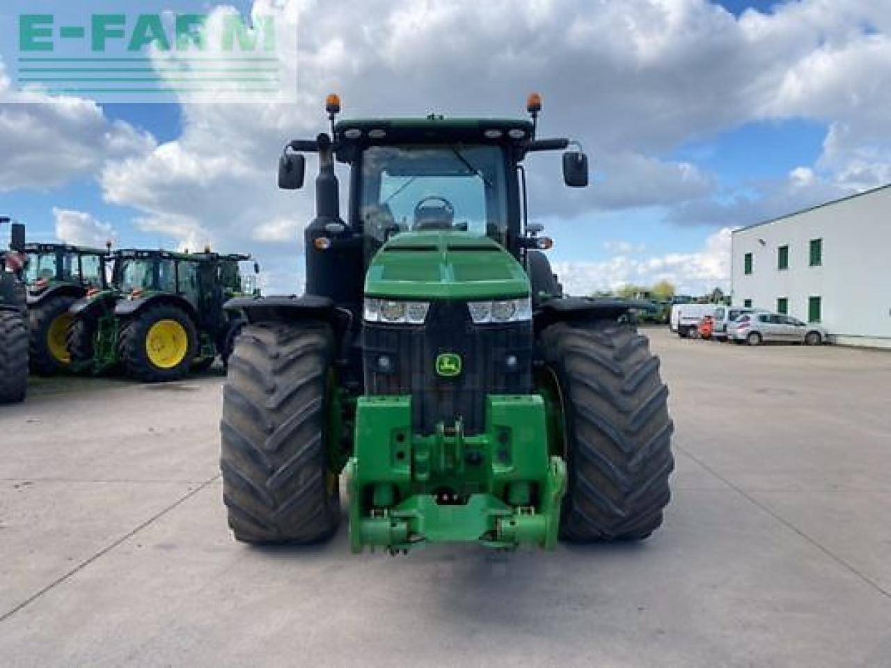 John Deere 8370r - Farm tractor: picture 2 John Deere 8370r - Farm tractor: picture 2
