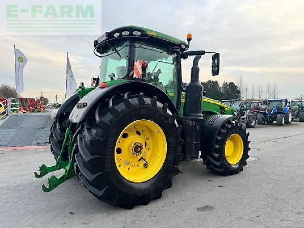 John Deere 8370r - Farm tractor: picture 4 John Deere 8370r - Farm tractor: picture 4