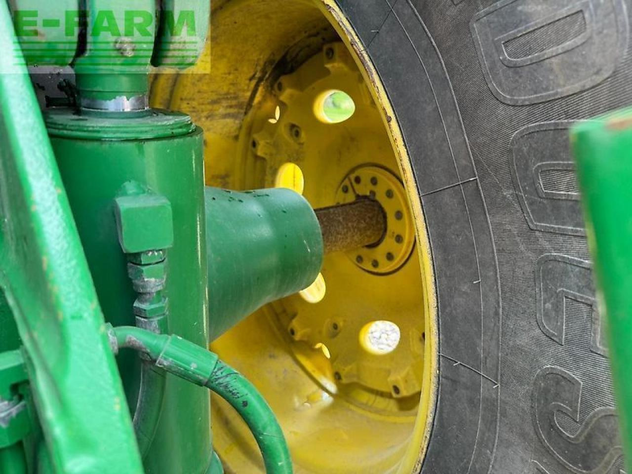 John Deere 8370r - Farm tractor: picture 5 John Deere 8370r - Farm tractor: picture 5