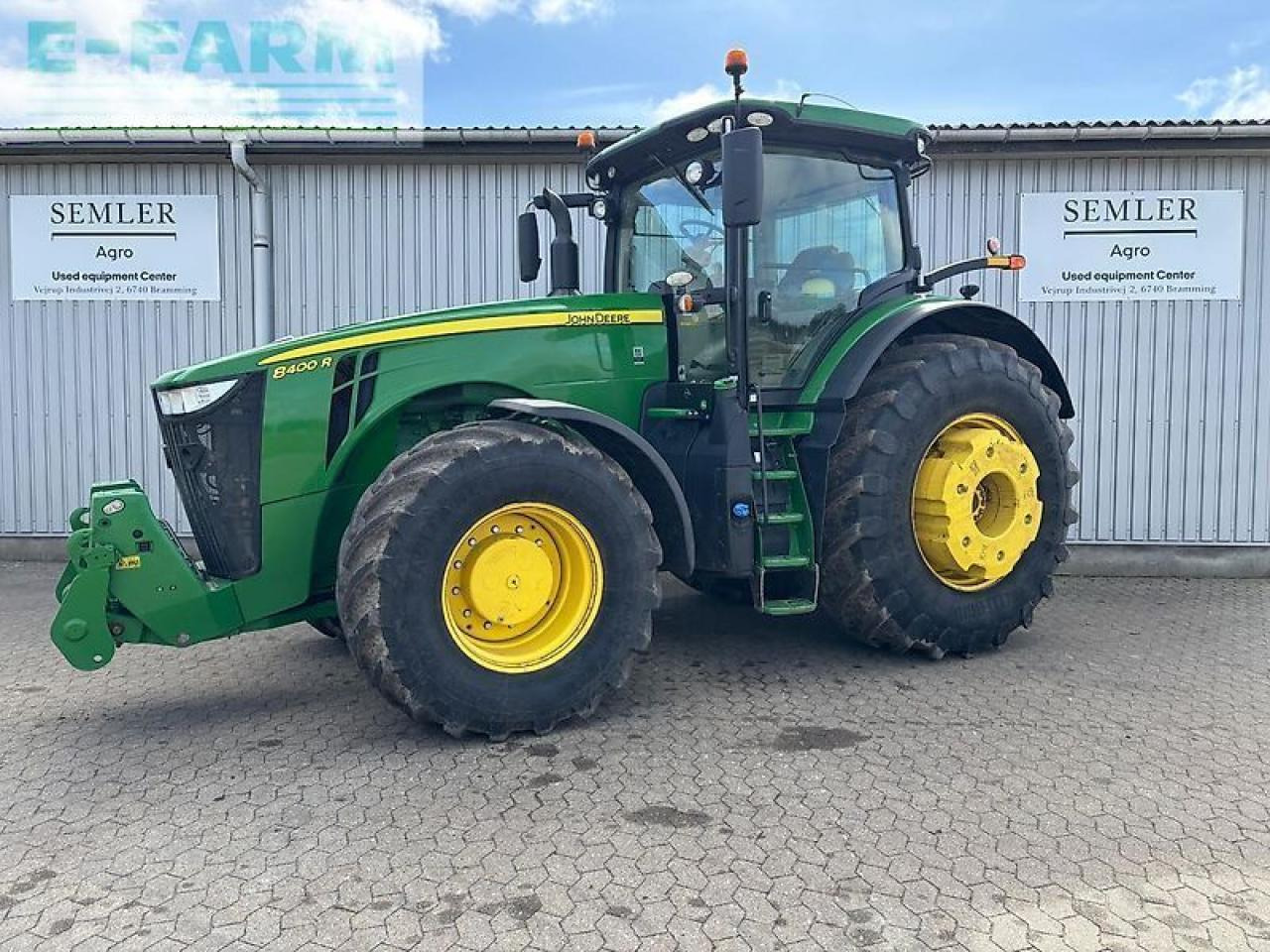 John Deere 8400r - Farm tractor: picture 1 John Deere 8400r - Farm tractor: picture 1