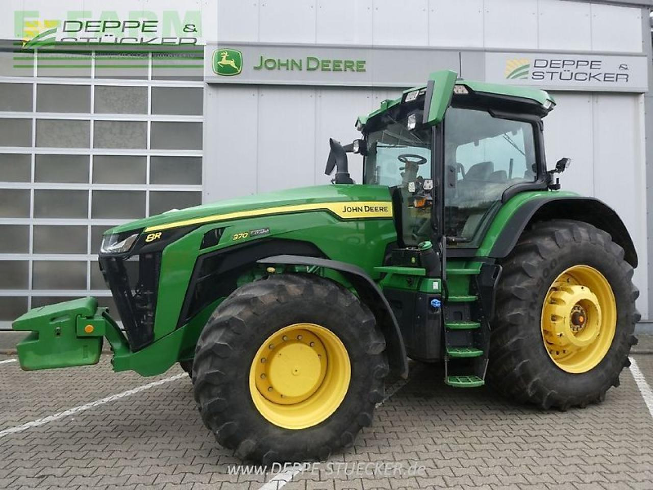 Farm tractor John Deere 8r370 autotrac: picture 10