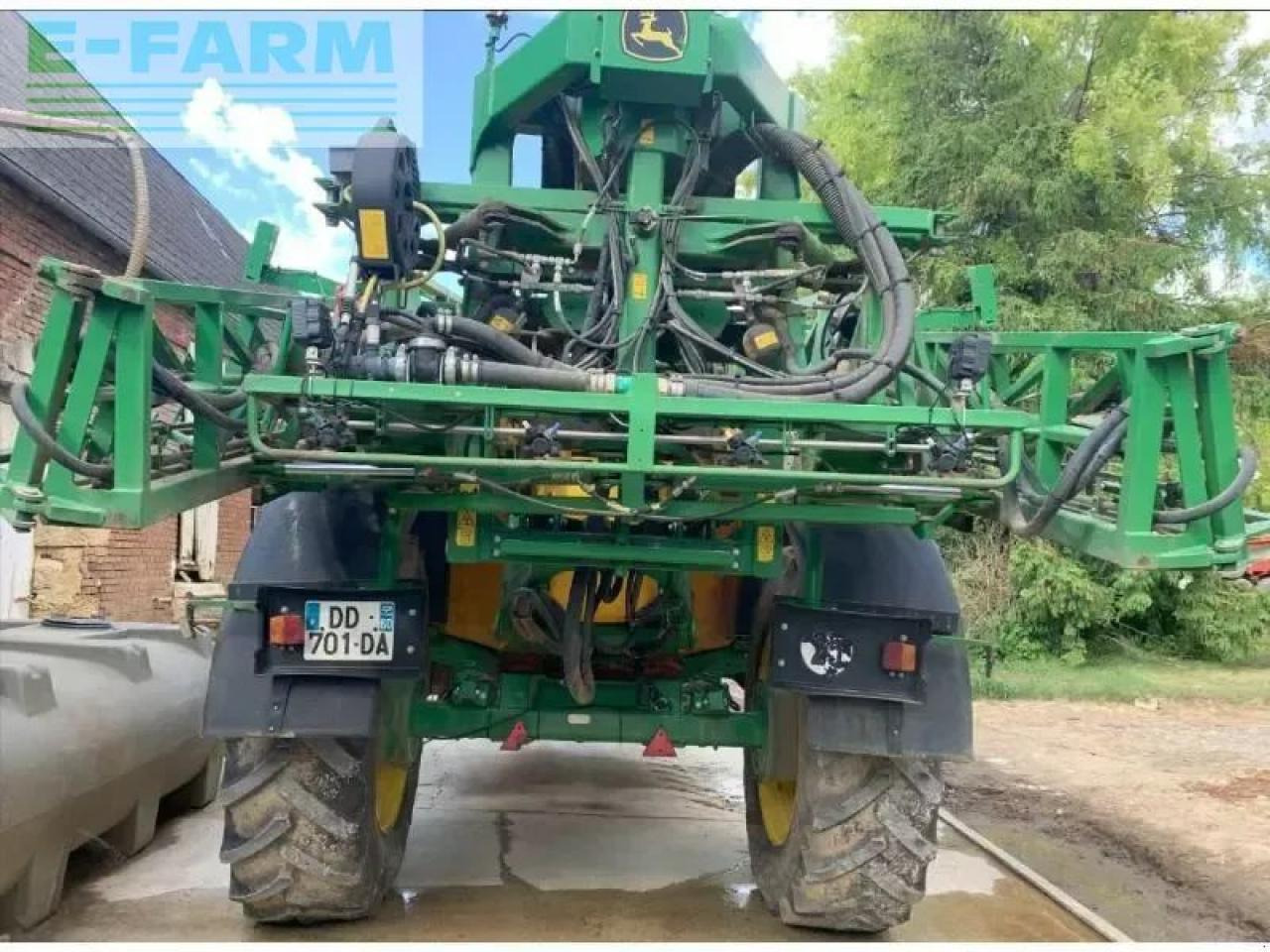 John Deere - Trailed sprayer: picture 2 John Deere - Trailed sprayer: picture 2