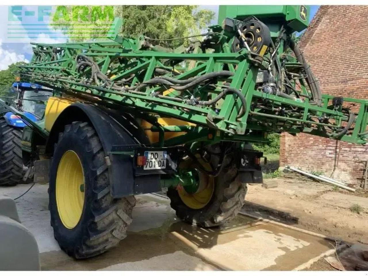 John Deere - Trailed sprayer: picture 4 John Deere - Trailed sprayer: picture 4