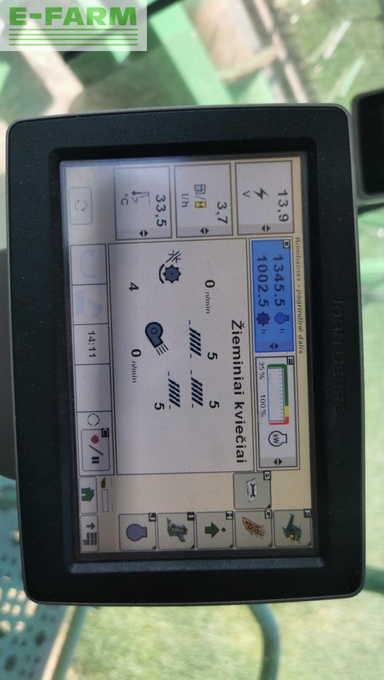 Combine harvester John Deere W540: picture 15