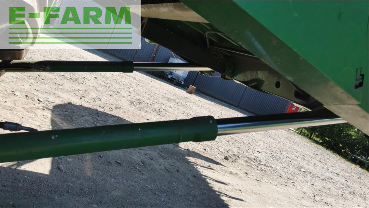 Combine harvester John Deere W540: picture 8