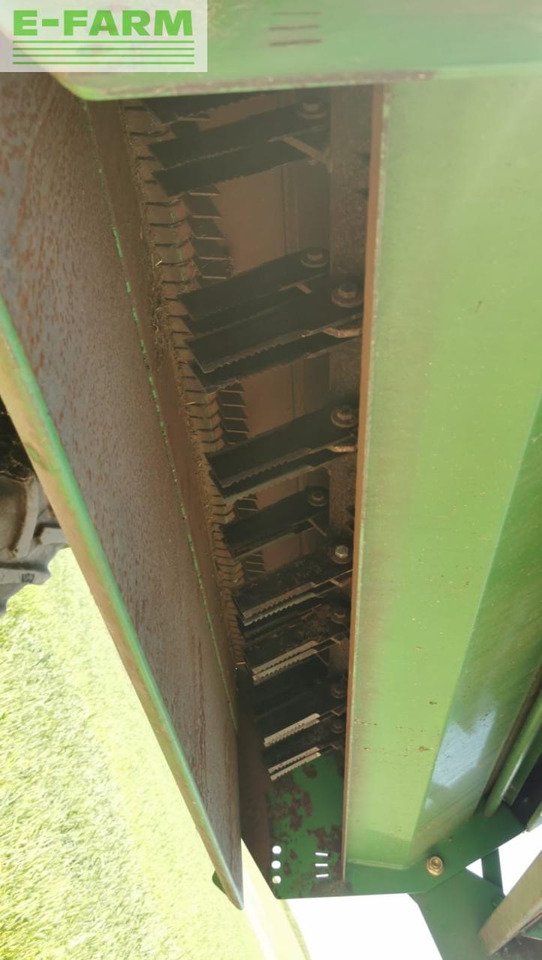 Combine harvester John Deere W540: picture 13