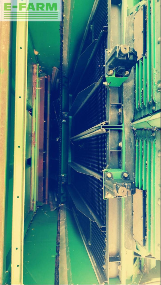 Combine harvester John Deere W540: picture 10