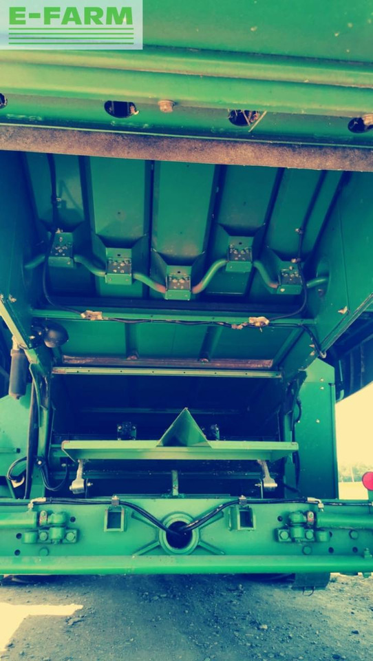 Combine harvester John Deere W540: picture 22