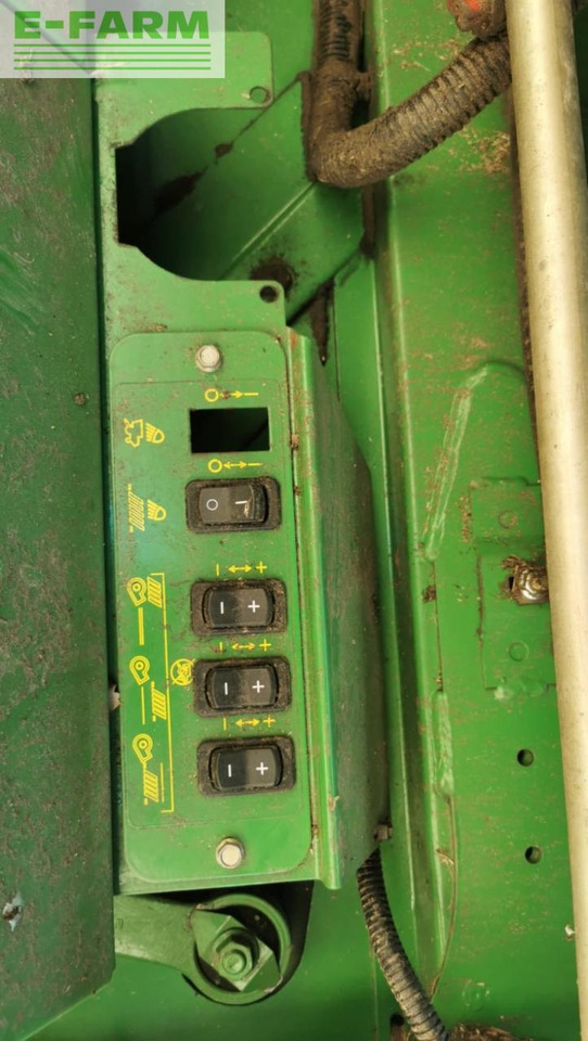 Combine harvester John Deere W540: picture 14