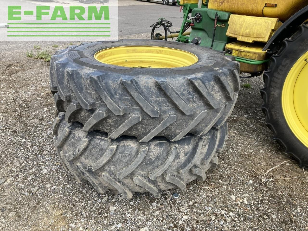 John Deere m740i - Trailed sprayer: picture 4 John Deere m740i - Trailed sprayer: picture 4