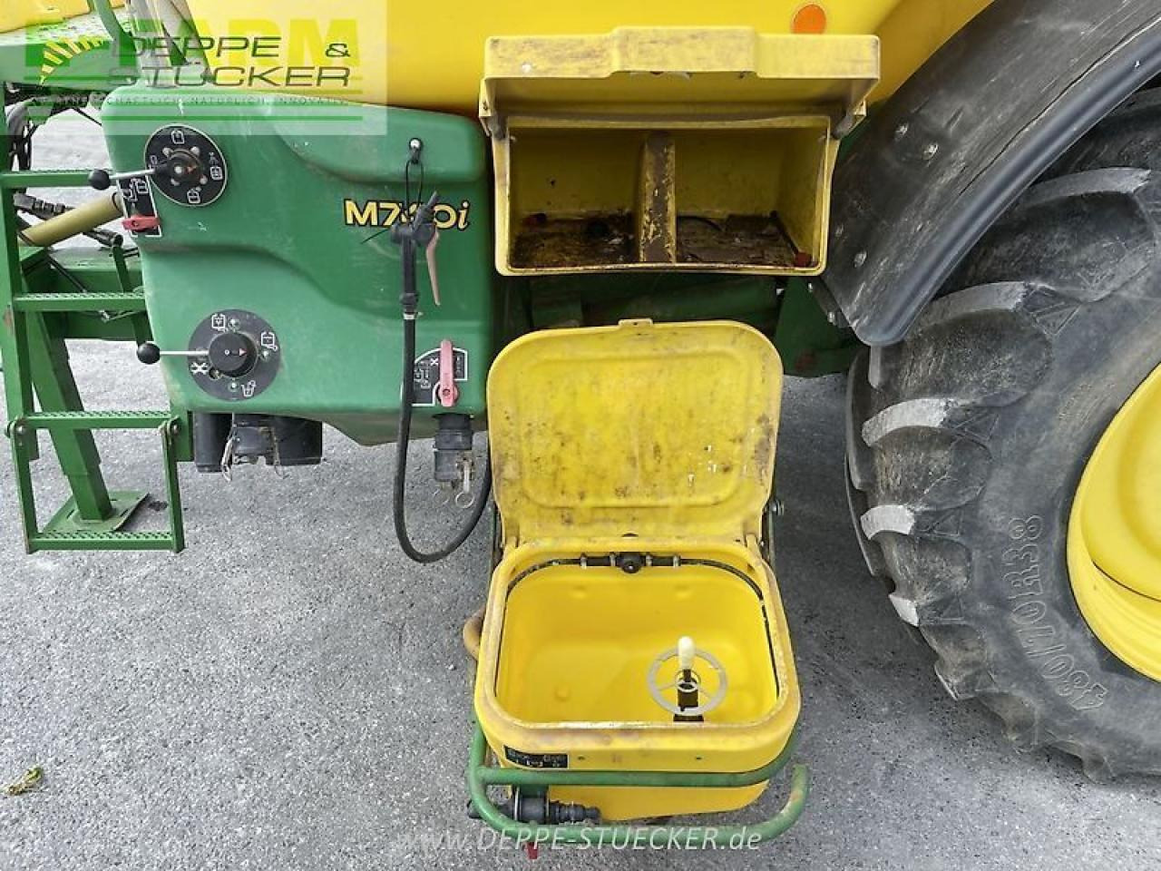 Trailed sprayer John Deere m740i (my14): picture 9
