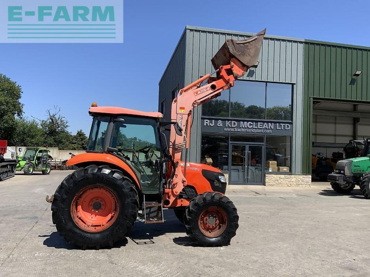 Farm tractor Kubota m7060 tractor (st23817): picture 1
