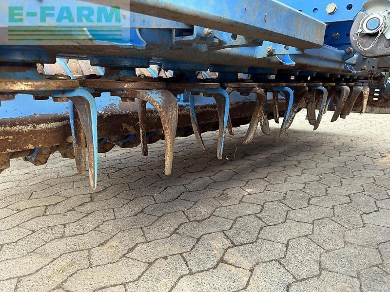 Lemken zirkon 12 + solitär 8 300 - Soil tillage equipment: picture 5 Lemken zirkon 12 + solitär 8 300 - Soil tillage equipment: picture 5