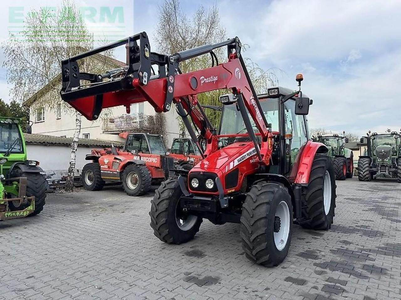 Massey Ferguson 5455 + faucheux prestige 120 - Farm tractor: picture 2 Massey Ferguson 5455 + faucheux prestige 120 - Farm tractor: picture 2