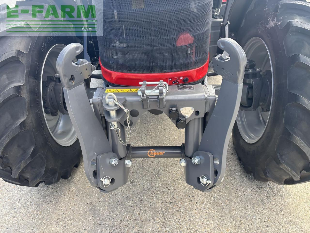 Farm tractor Massey Ferguson 5711 m dyna 4 comfort: picture 11