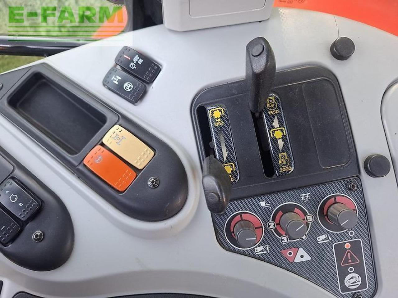 Farm tractor Massey Ferguson 6475: picture 13