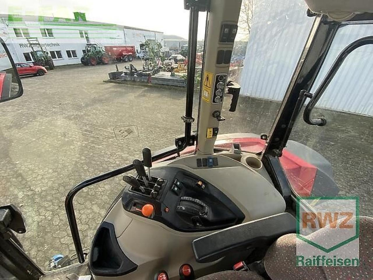 Farm tractor Massey Ferguson 6712: picture 8