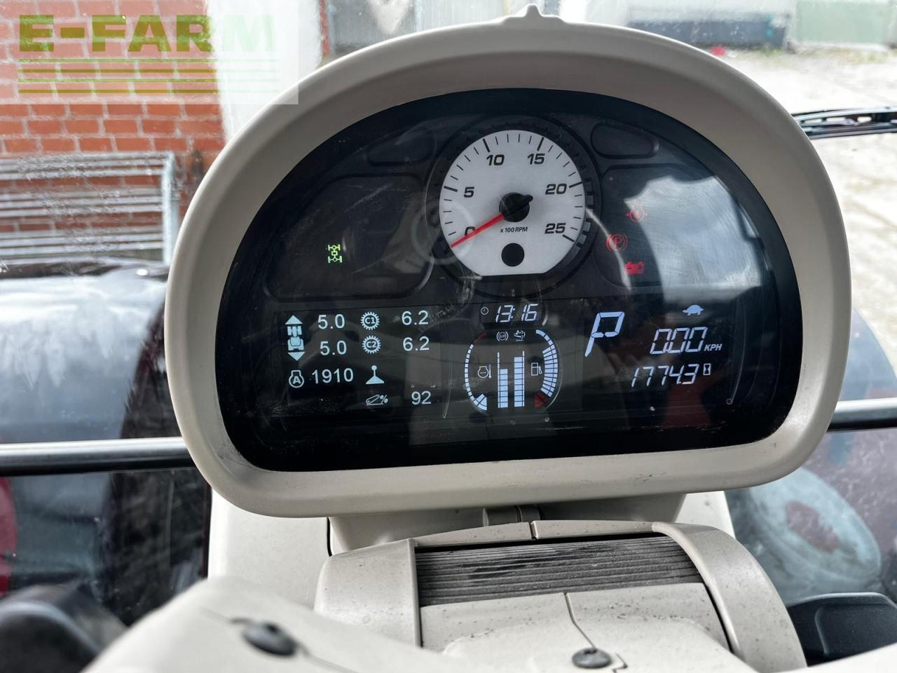 Farm tractor Massey Ferguson 6718S Dyna-VT: picture 8