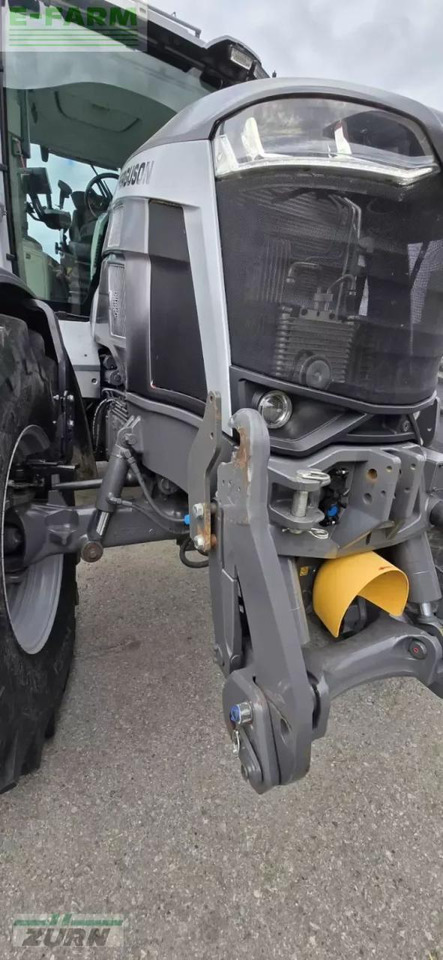 Farm tractor Massey Ferguson 8s.265: picture 7