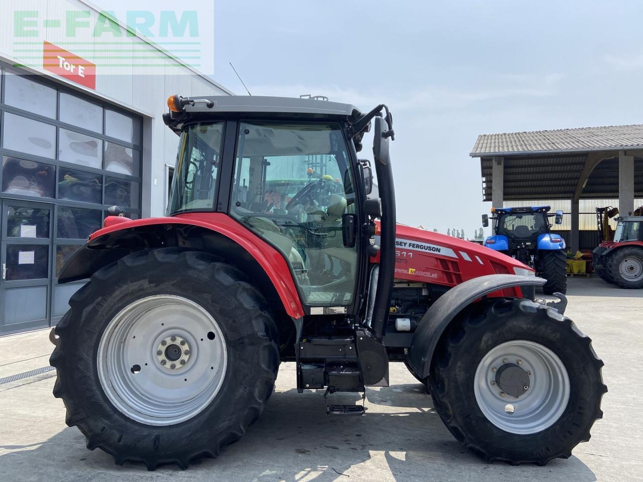Massey Ferguson mf 5611 dyna-4 essential - Farm tractor: picture 3 Massey Ferguson mf 5611 dyna-4 essential - Farm tractor: picture 3