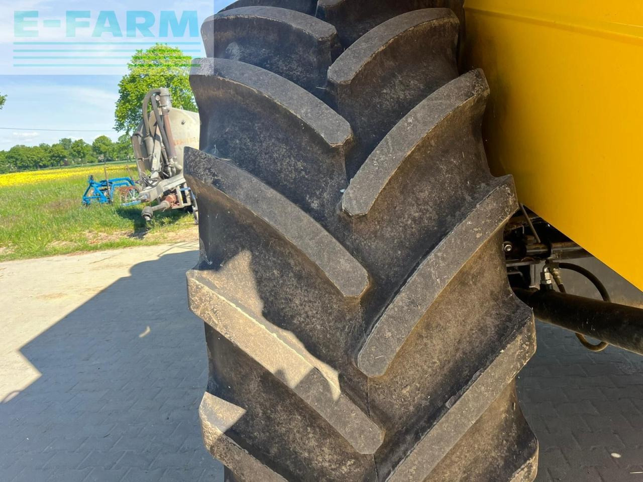 Combine harvester New Holland CX 8.80: picture 17