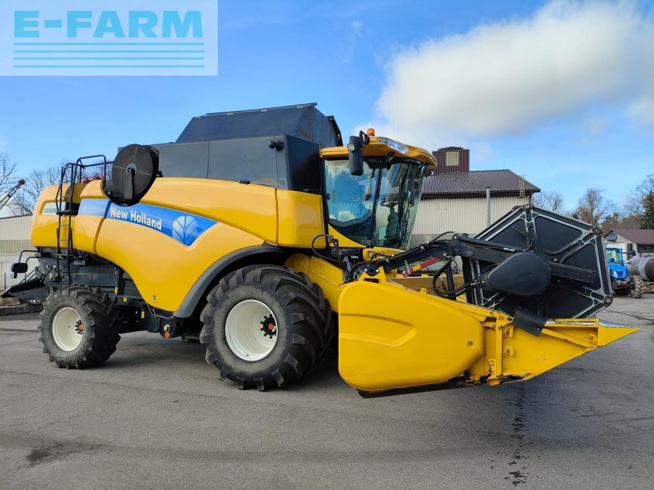 New Holland CX8080 - Combine harvester: picture 1 New Holland CX8080 - Combine harvester: picture 1