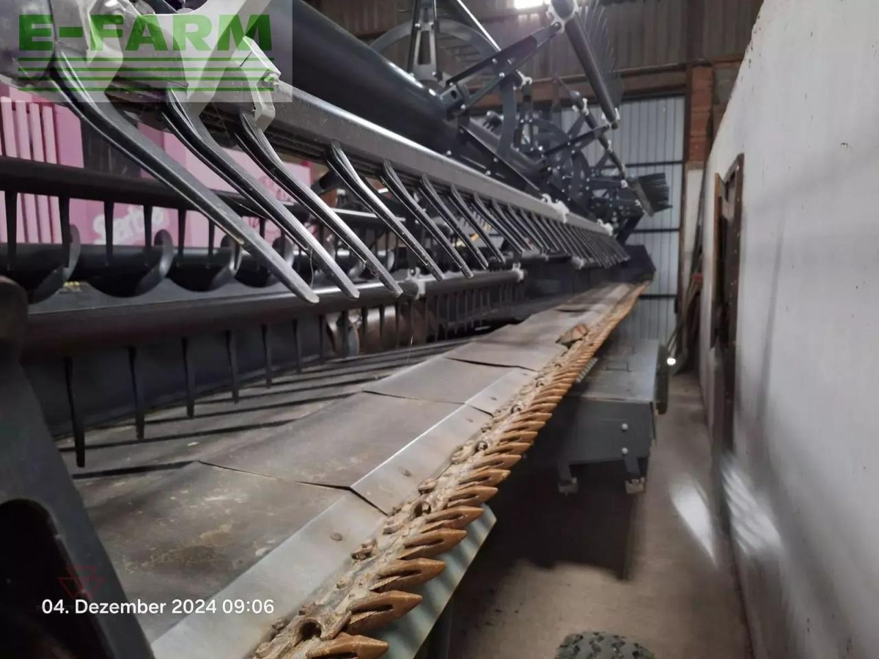 New Holland new holland cr9080 - Combine harvester: picture 4 New Holland new holland cr9080 - Combine harvester: picture 4