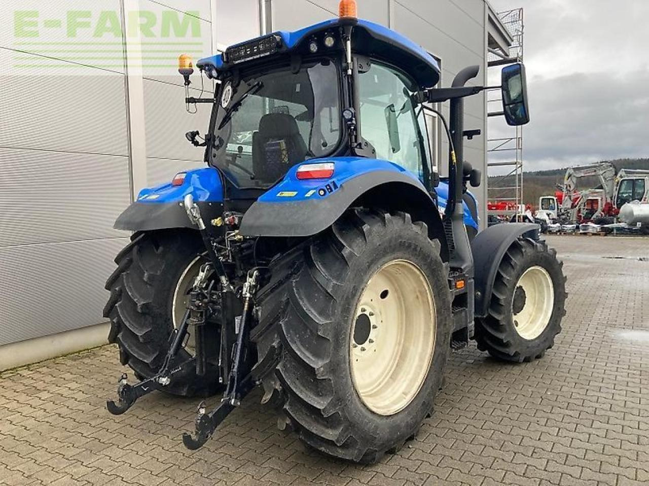 New Holland t 6.145 ec - Farm tractor: picture 3 New Holland t 6.145 ec - Farm tractor: picture 3