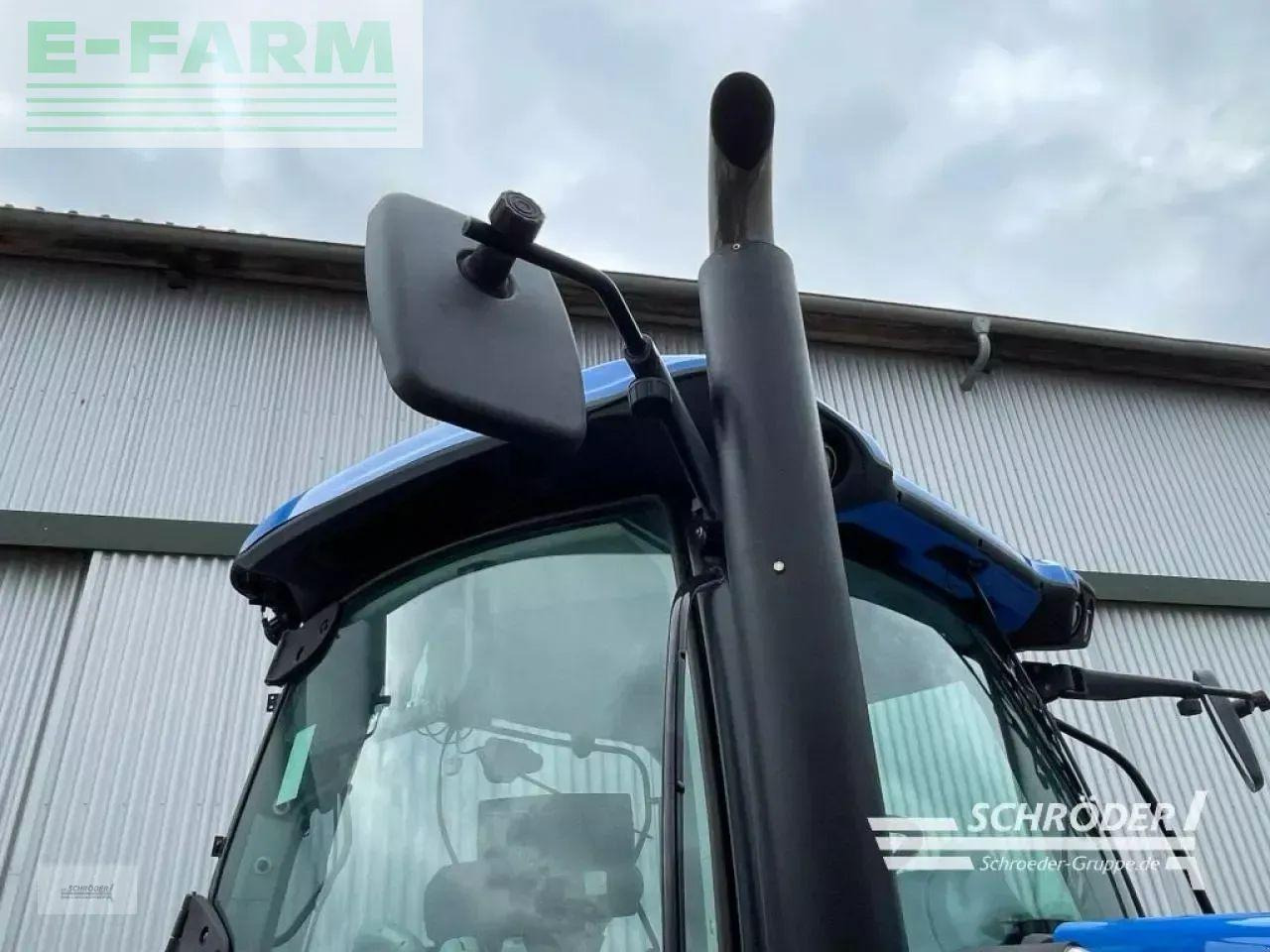 Farm tractor New Holland t 7.270 autocommand: picture 22