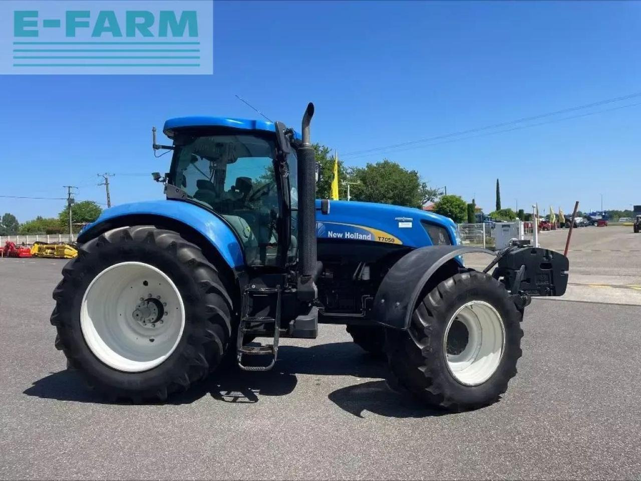 New Holland t 7050 - Farm tractor: picture 5 New Holland t 7050 - Farm tractor: picture 5