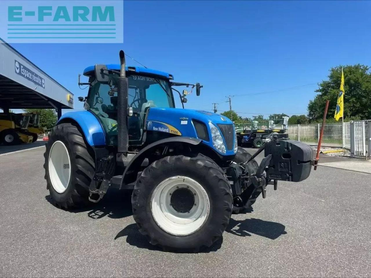 New Holland t 7050 - Farm tractor: picture 3 New Holland t 7050 - Farm tractor: picture 3