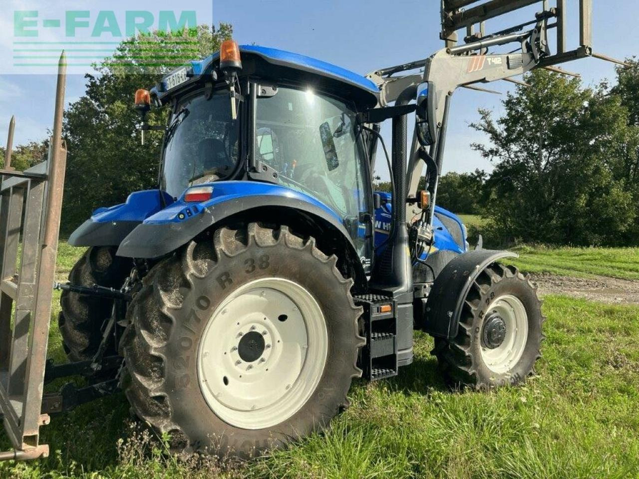 New Holland t6.145 - Farm tractor: picture 3 New Holland t6.145 - Farm tractor: picture 3