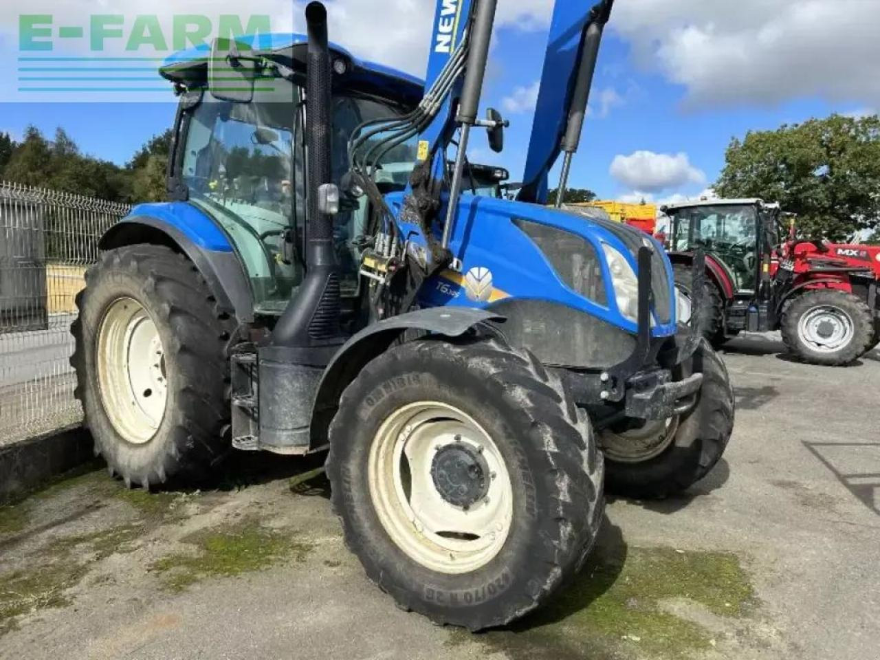 New Holland t6.145 - Farm tractor: picture 1 New Holland t6.145 - Farm tractor: picture 1