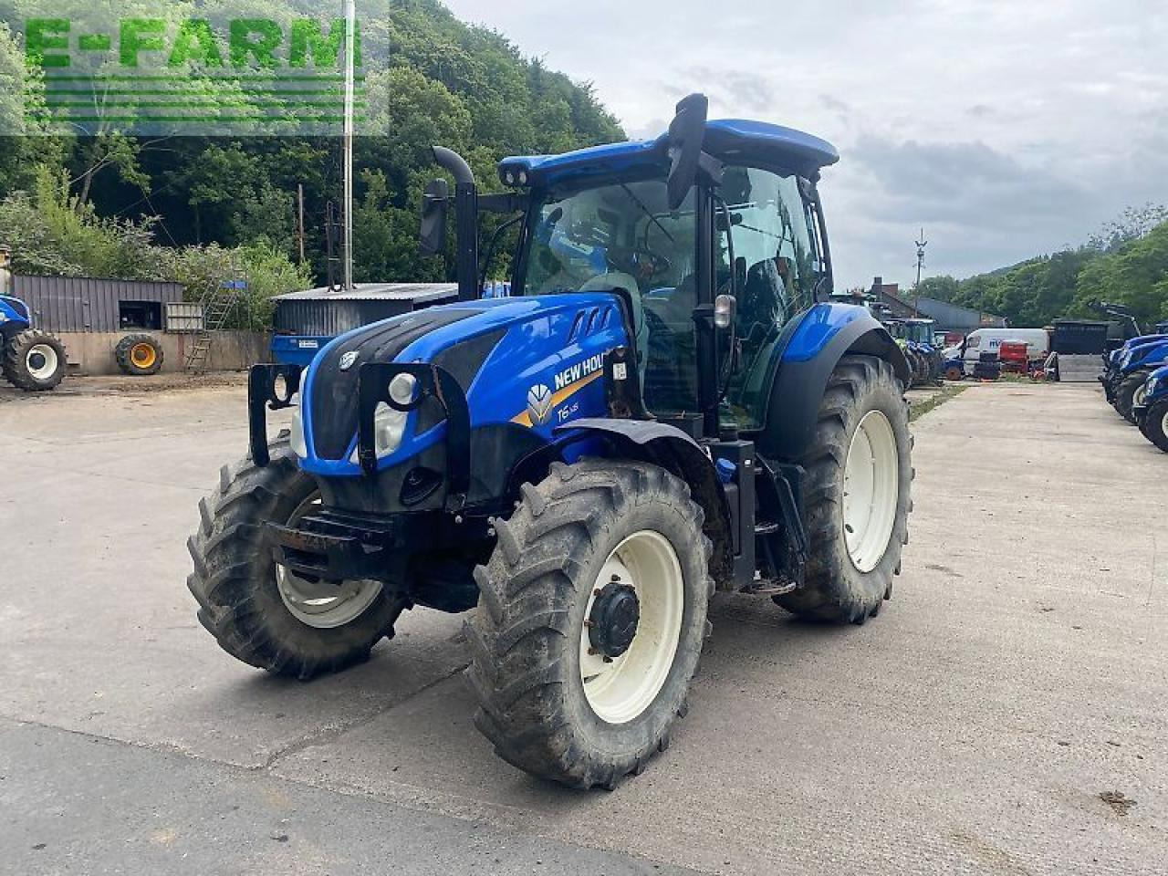 New Holland t6.145 - Farm tractor: picture 1 New Holland t6.145 - Farm tractor: picture 1