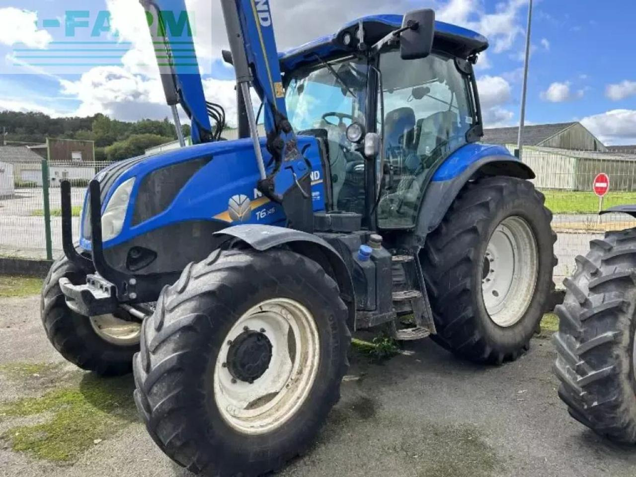 New Holland t6.145 - Farm tractor: picture 4 New Holland t6.145 - Farm tractor: picture 4