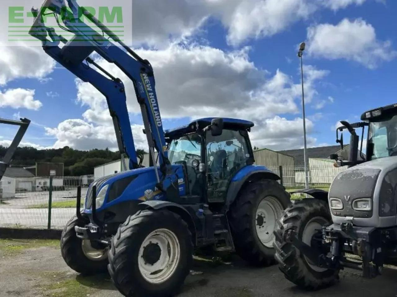 New Holland t6.145 - Farm tractor: picture 2 New Holland t6.145 - Farm tractor: picture 2