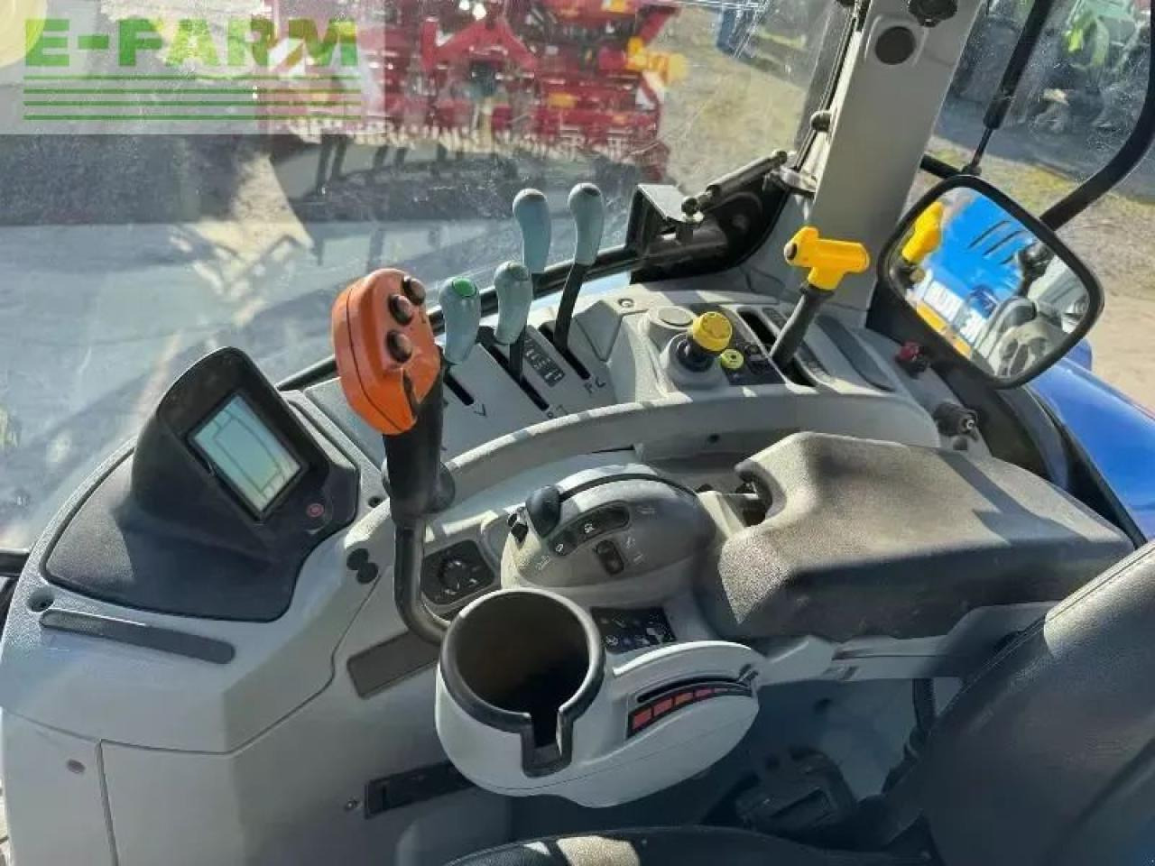 Farm tractor New Holland t7.260 pc: picture 9