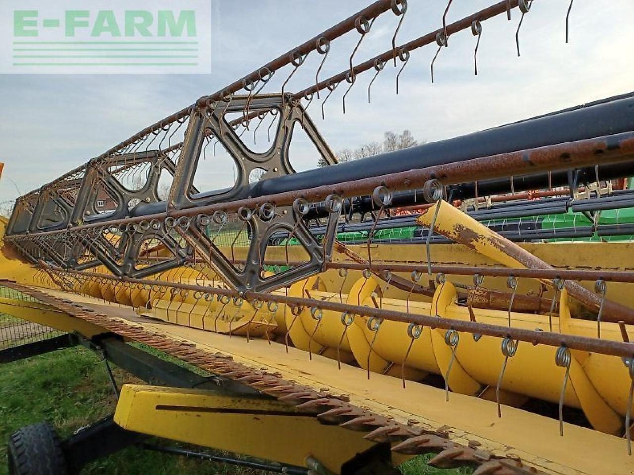 Combine harvester New Holland tf 78: picture 18