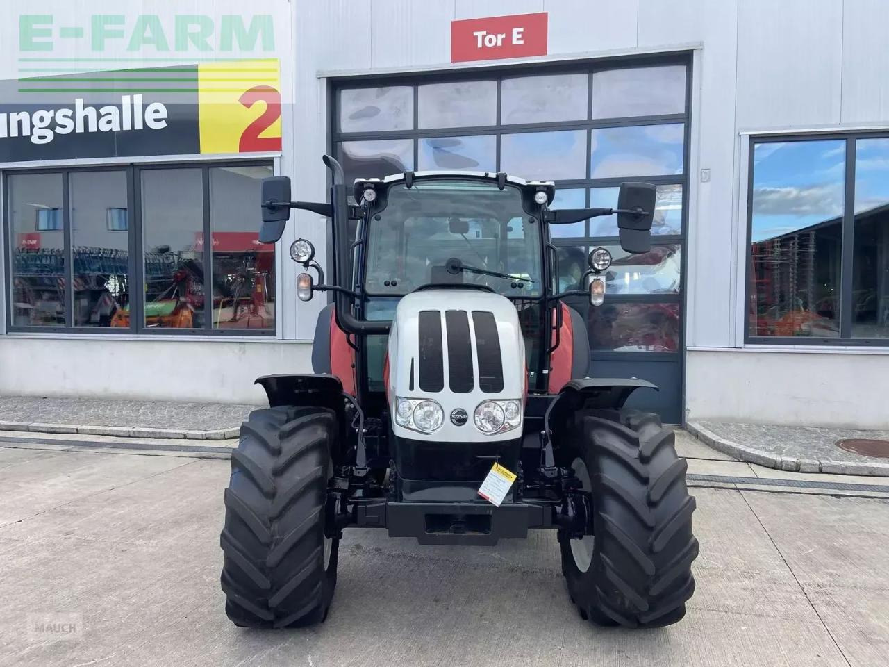 Steyr 4075 kompakt - Farm tractor: picture 2 Steyr 4075 kompakt - Farm tractor: picture 2