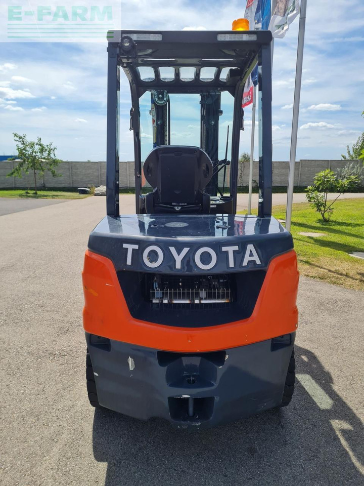 Toyota 52-8fdf30 - Forklift: picture 4 Toyota 52-8fdf30 - Forklift: picture 4