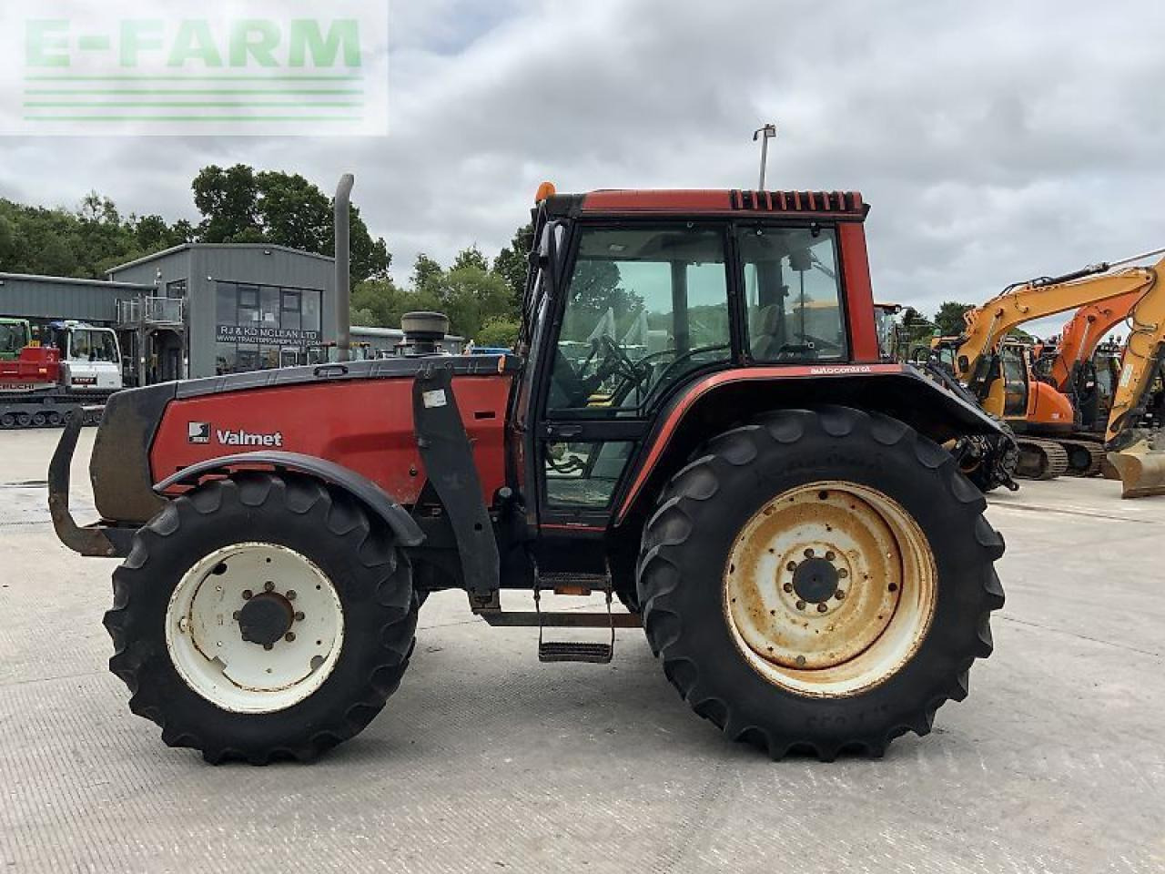 Valmet 8100 twin track reverse drive tractor - Farm tractor: picture 5 Valmet 8100 twin track reverse drive tractor - Farm tractor: picture 5