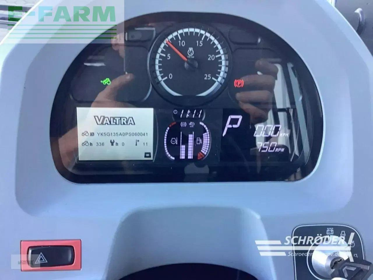 Farm tractor Valtra g 135 a: picture 16