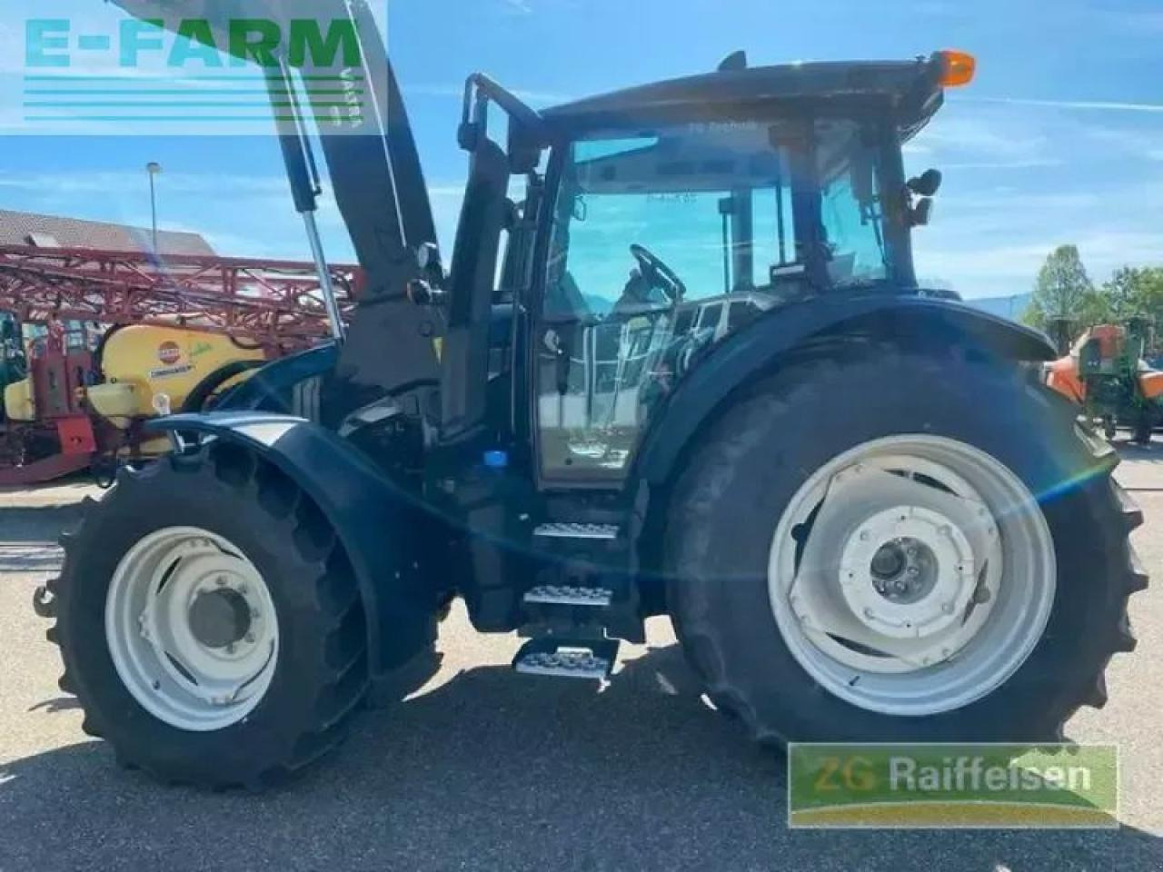 Valtra g135v 1b9 - Farm tractor: picture 5 Valtra g135v 1b9 - Farm tractor: picture 5